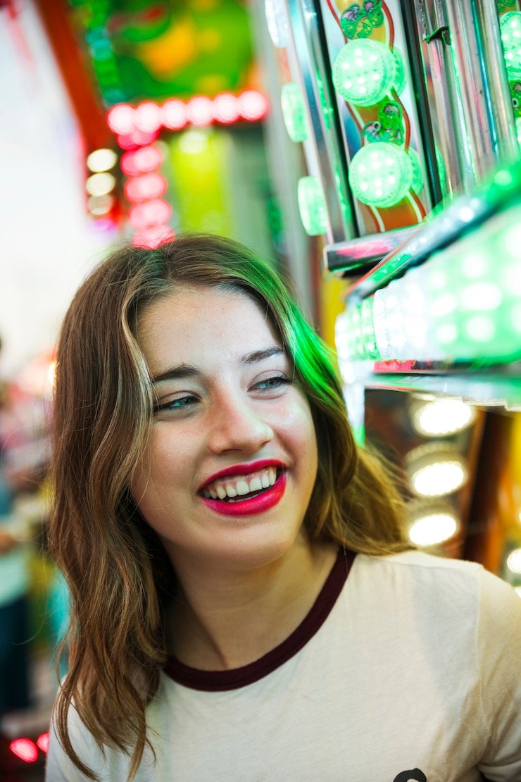 Meja live dealer Allbet dengan antarmuka multi-kamera dan opsi chat